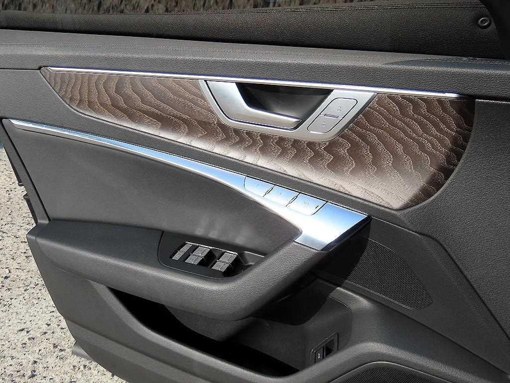 아우디 A6(5세대) 45 TFSI 콰트로 프리미엄 - 이미지 3