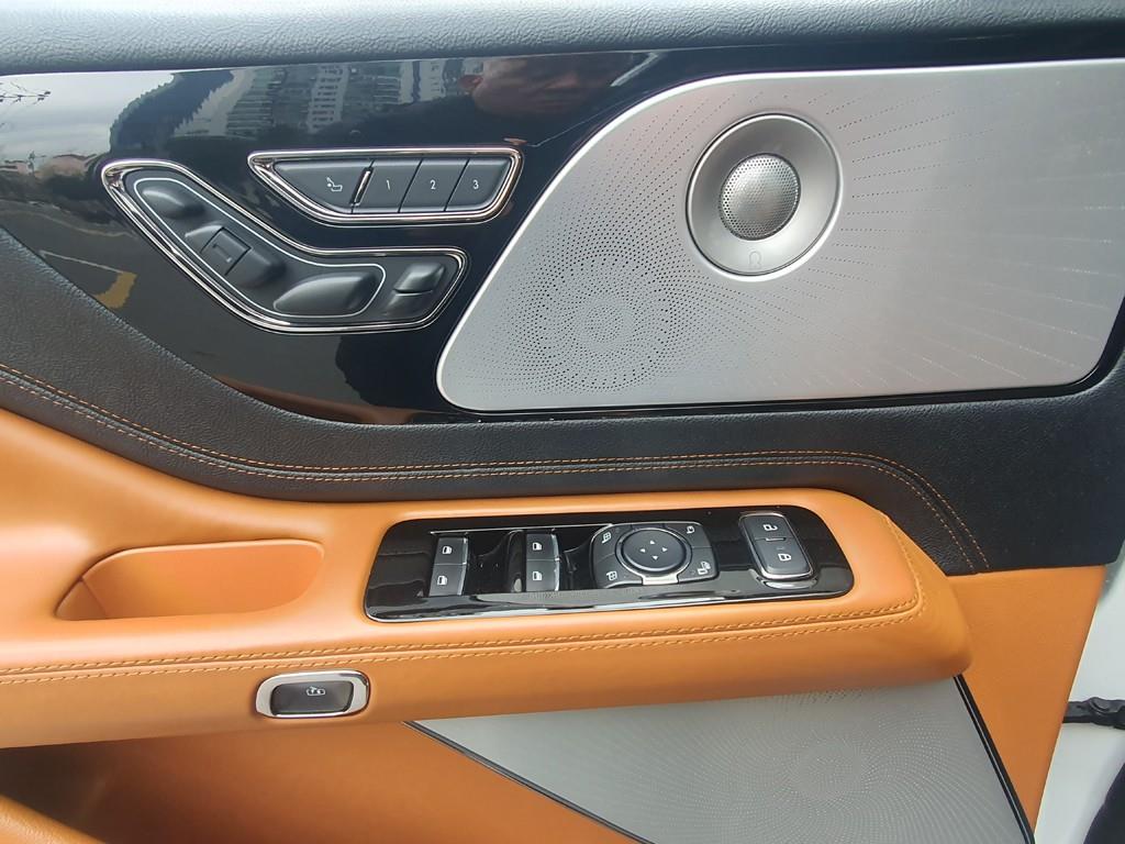 링컨 에비에이터(2세대) 3.0 V6 AWD 블랙 라벨 - 이미지 16