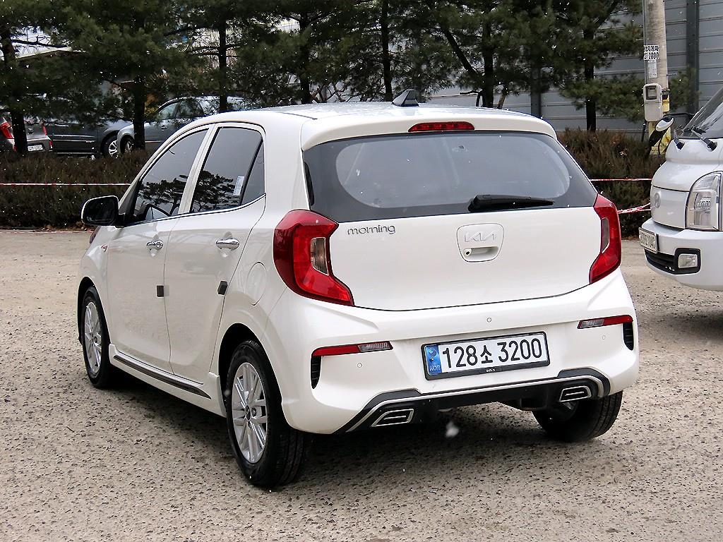 기아 모닝 어반 1.0 가솔린 시그니처 - 이미지 18