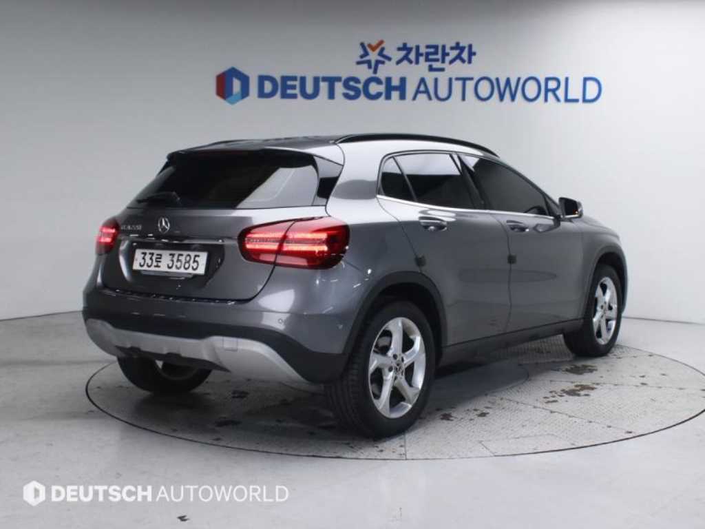 벤츠 GLA클래스 GLA 220 - 이미지 11