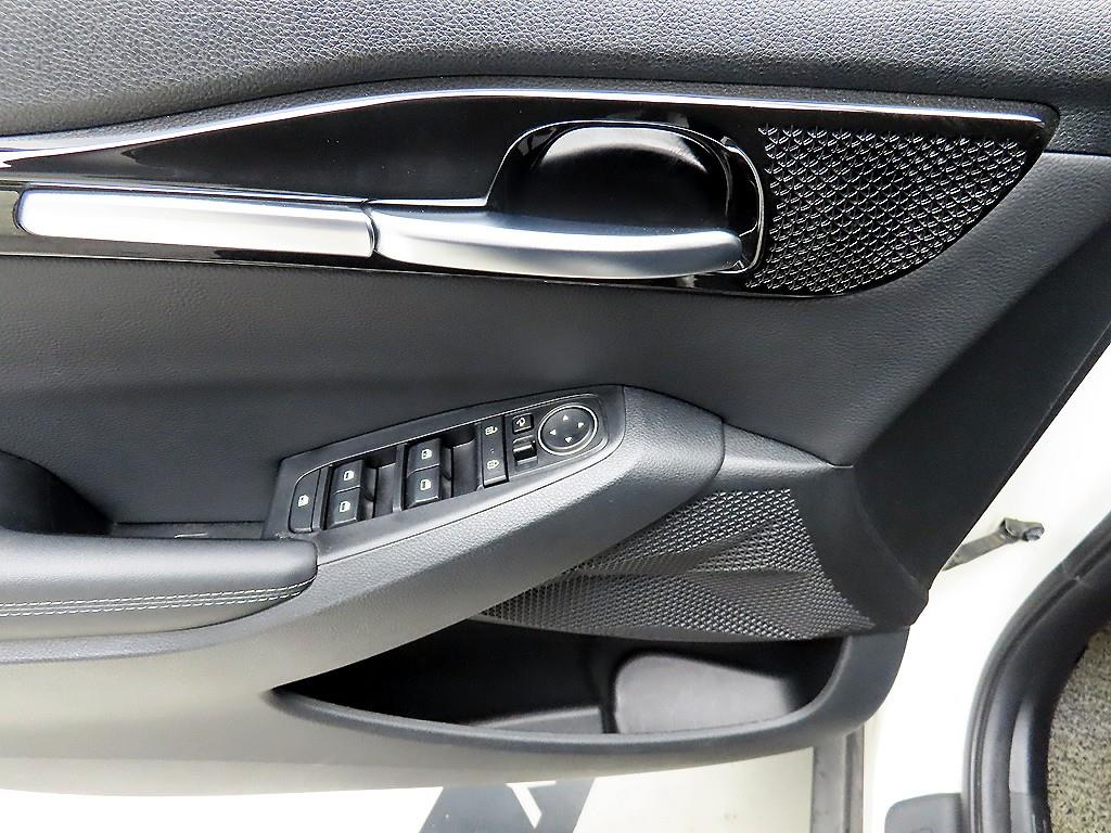 기아 셀토스 1.6 가솔린 2WD 시그니처 - 이미지 4