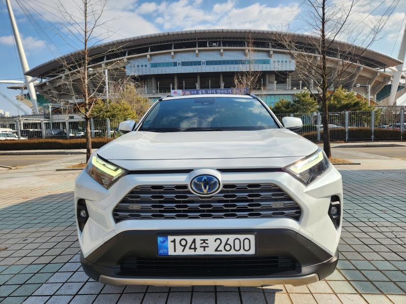 토요타 라브4(5세대) 2.5 AWD 하이브리드 LTD - 이미지 4