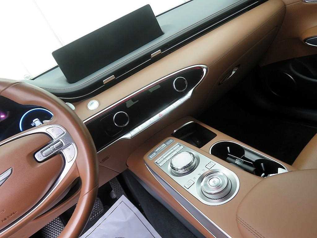 제네시스 GV70 2.5T AWD 기본형 - 이미지 18