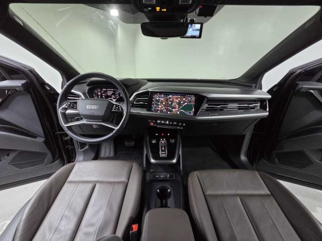 아우디 Q4 e-트론 40 프리미엄 - 이미지 13