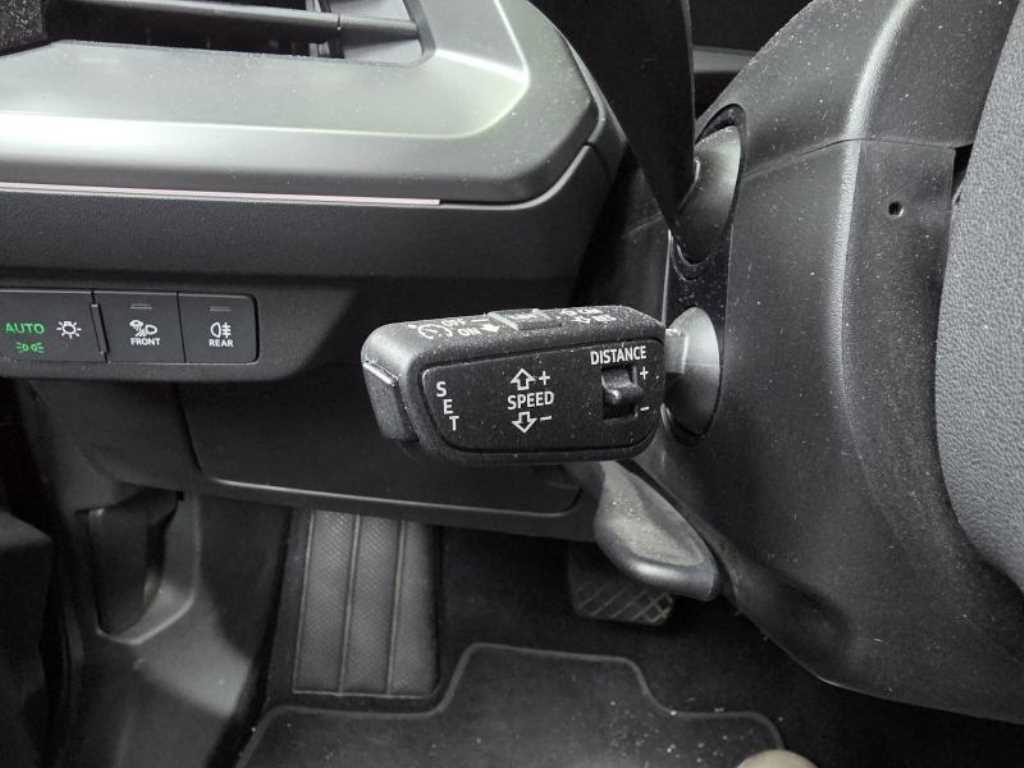 아우디 Q4 e-트론 40 프리미엄 - 이미지 11