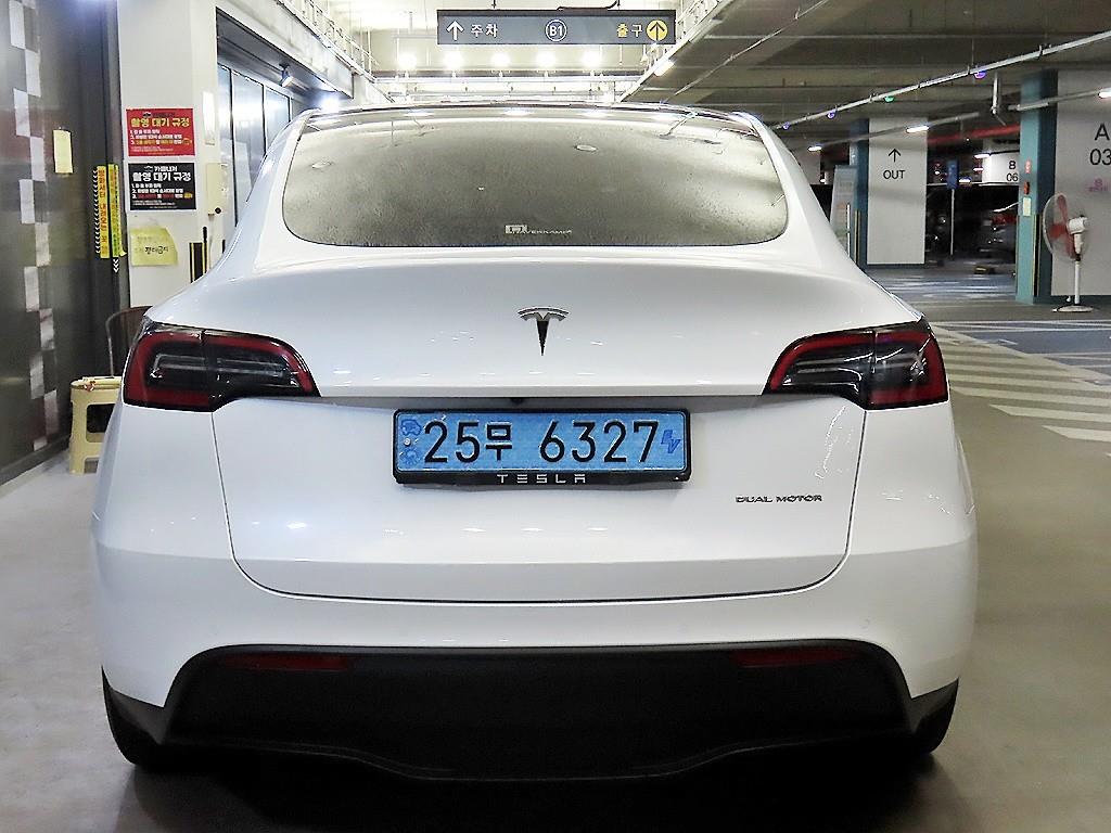 테슬라 모델 Y AWD 롱 레인지 - 이미지 19