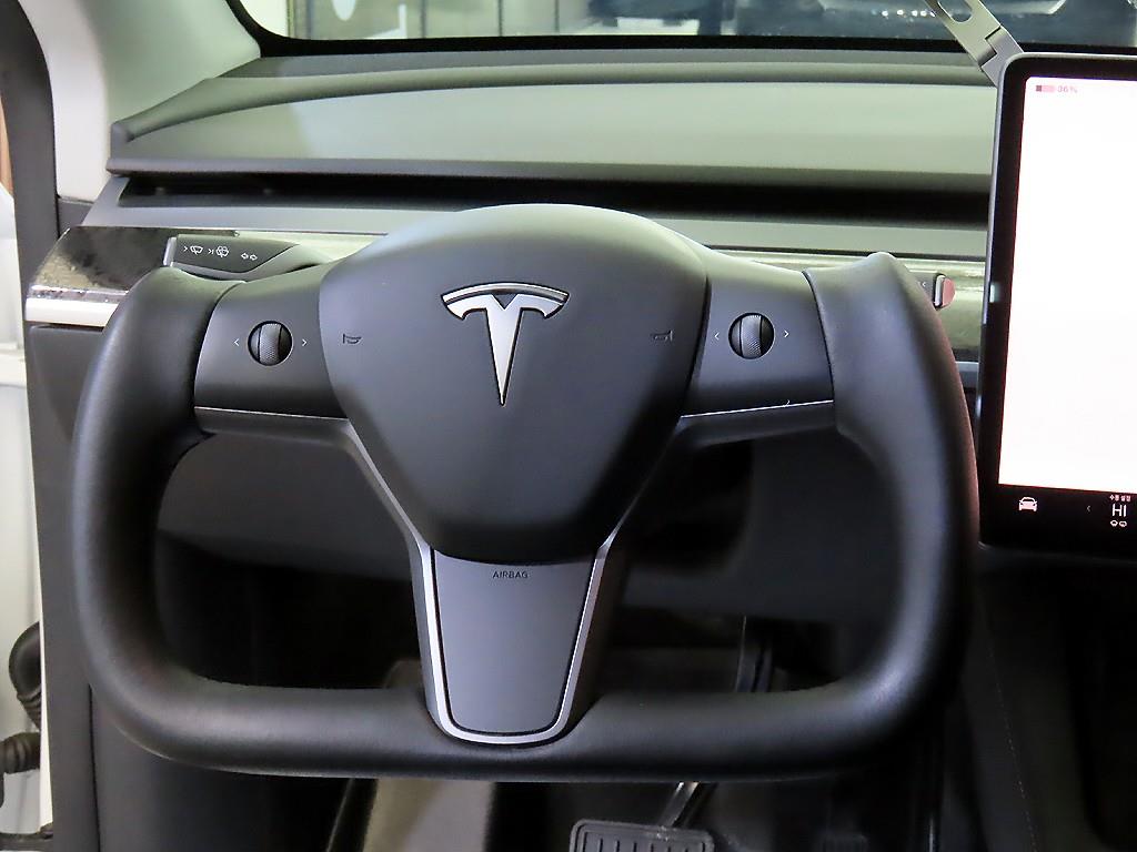 테슬라 모델 Y AWD 롱 레인지 - 이미지 12
