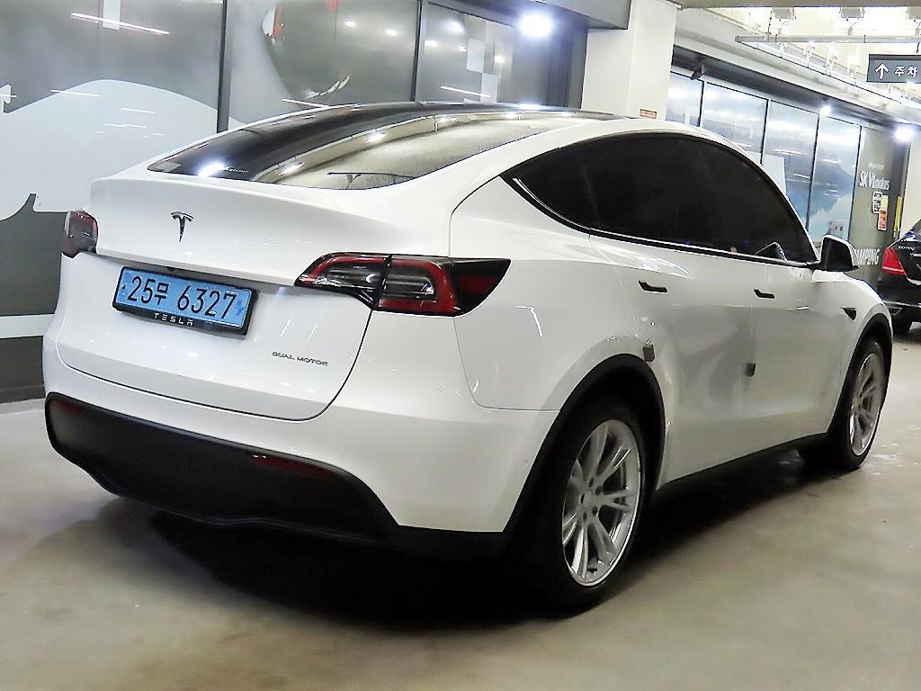 테슬라 모델 Y AWD 롱 레인지 - 이미지 3