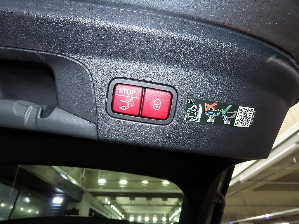 벤츠 GLE클래스(4세대) GLE 400d 4매틱 쿠페 - 이미지 13