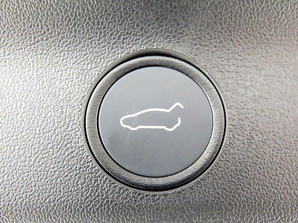 테슬라 모델 Y RWD - 이미지 20