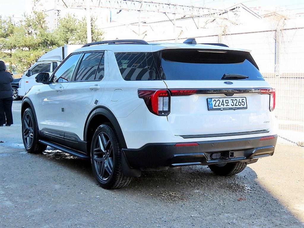 포드 익스플로러(6세대) 2.3 AWD ST라인 - 이미지 19