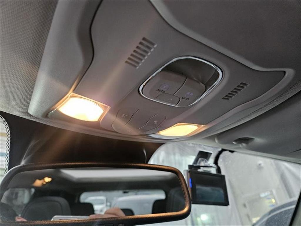 지프 레니게이드 2.4 가솔린 AWD 리미티드 - 이미지 7