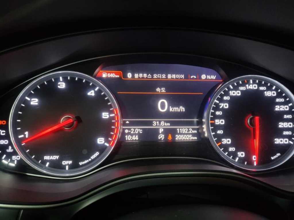 아우디 A6(4세대) 35 TDI 프리미엄 - 이미지 12