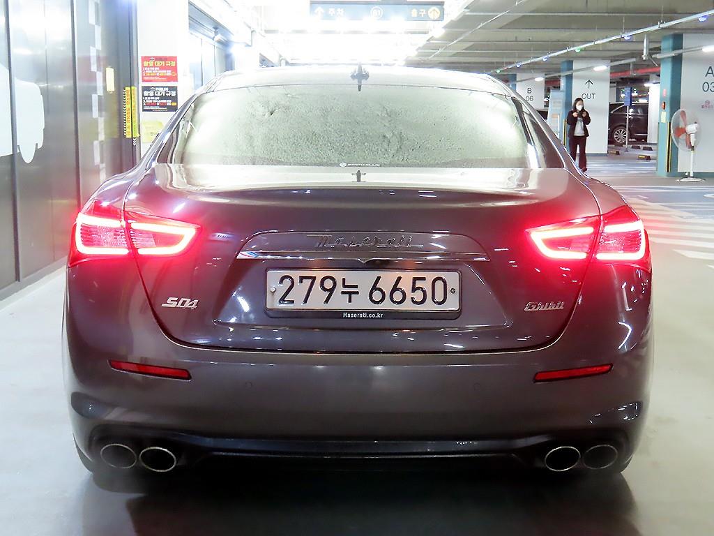 마세라티 기블리(3세대) 3.0S Q4 - 이미지 4