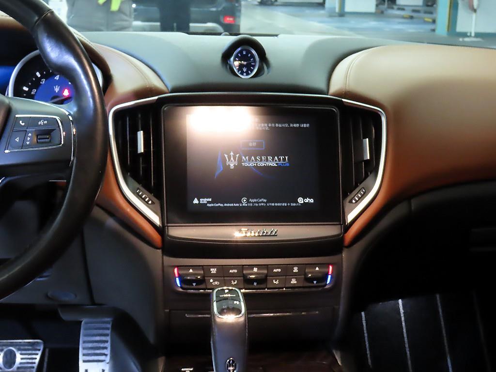 마세라티 기블리(3세대) 3.0S Q4 - 이미지 16