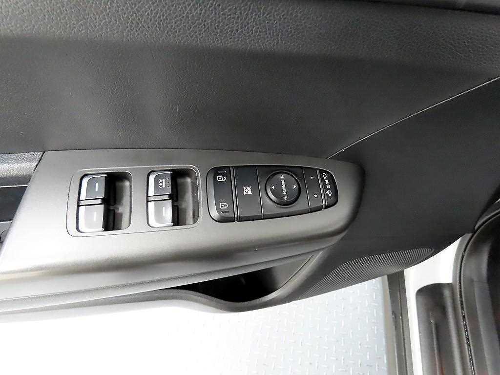 기아 스포티지 더 볼드 R2.0 디젤 2WD 프레스티지 - 이미지 12