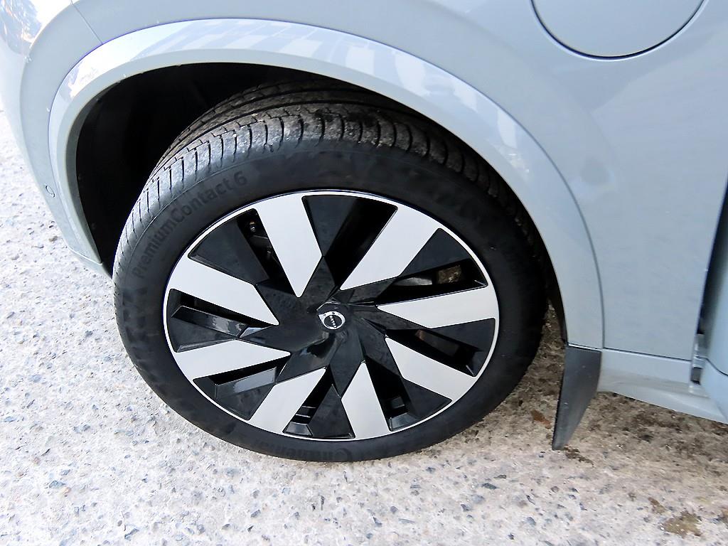 볼보 XC90 리차지 T8 AWD 얼티메이트 브라이트 - 이미지 5