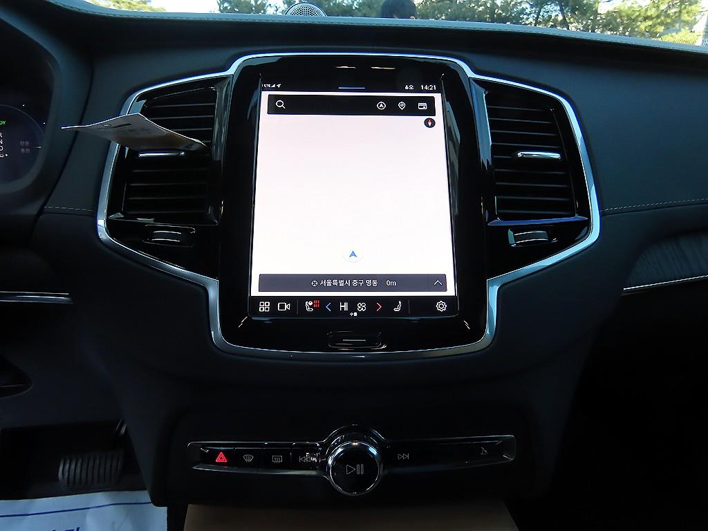 볼보 XC90 리차지 T8 AWD 얼티메이트 브라이트 - 이미지 11