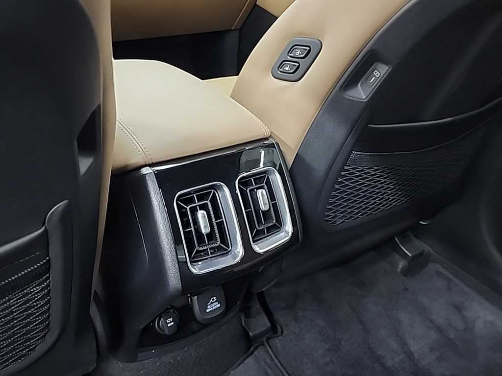 기아 더 뉴쏘렌토(MQ4) 2.5 가솔린 2WD 노블레스 - 이미지 18