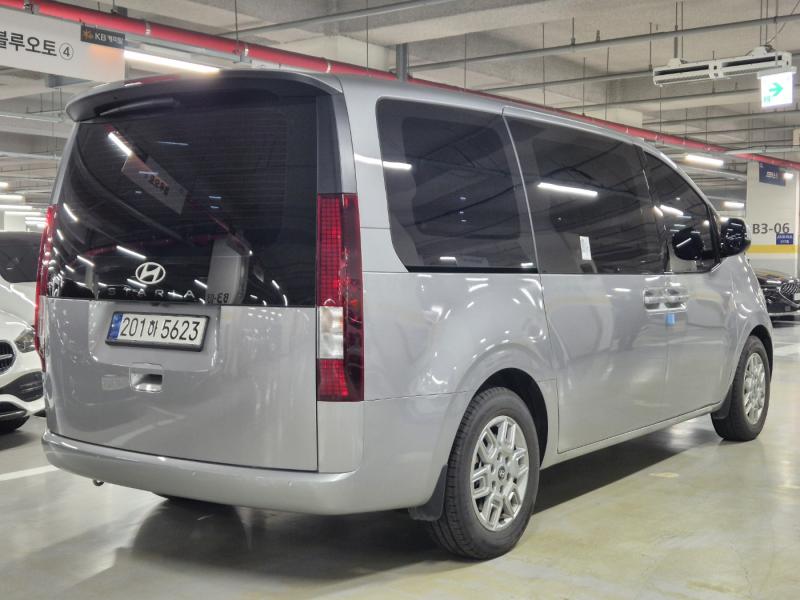 현대 스타리아 2.2 디젤 투어러 9인승 2WD 모던 - 이미지 9
