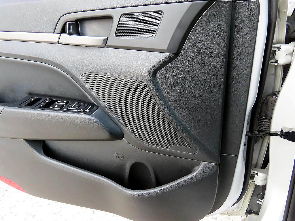 현대 아반떼AD 1.6 GDi 스마트 - 이미지 11