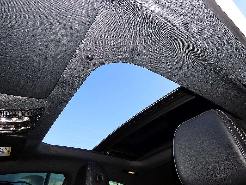 벤츠 GLE클래스(4세대) GLE 400d 4매틱 쿠페 - 이미지 4