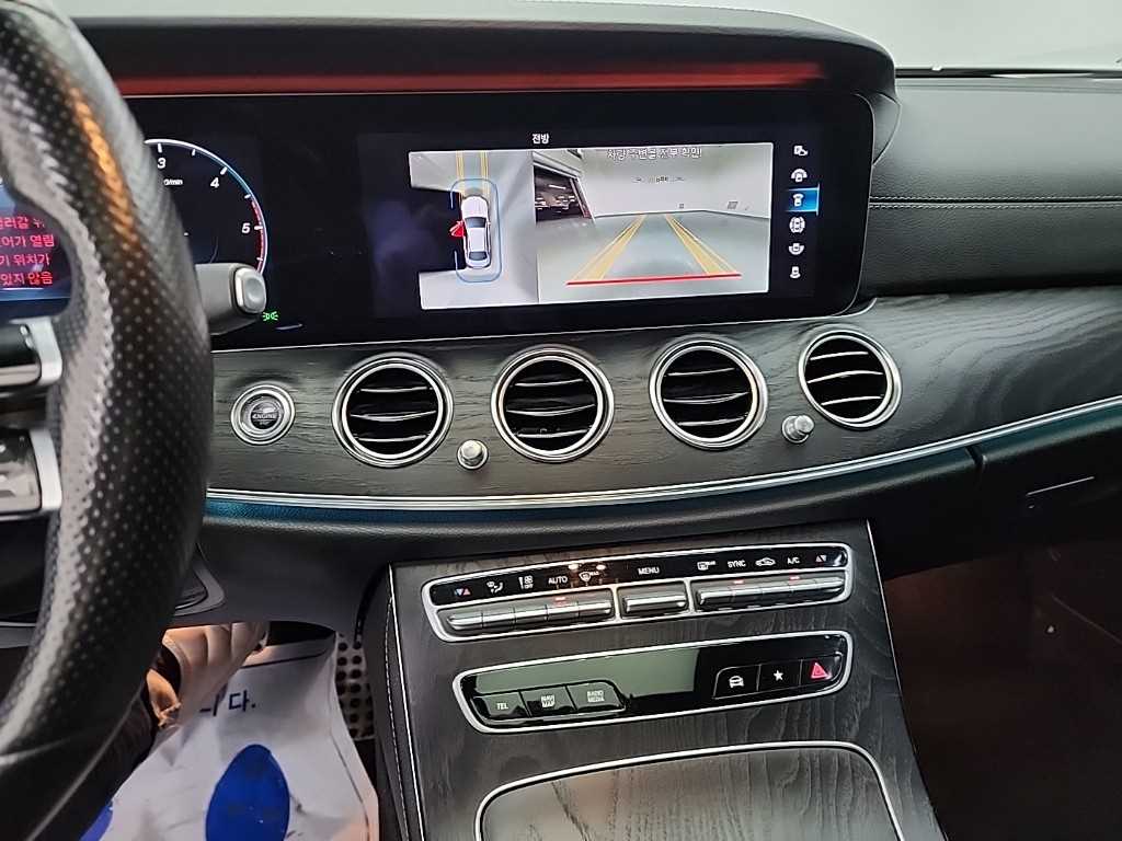 벤츠 E클래스(5세대) E220d 4매틱 AMG 라인 - 이미지 13