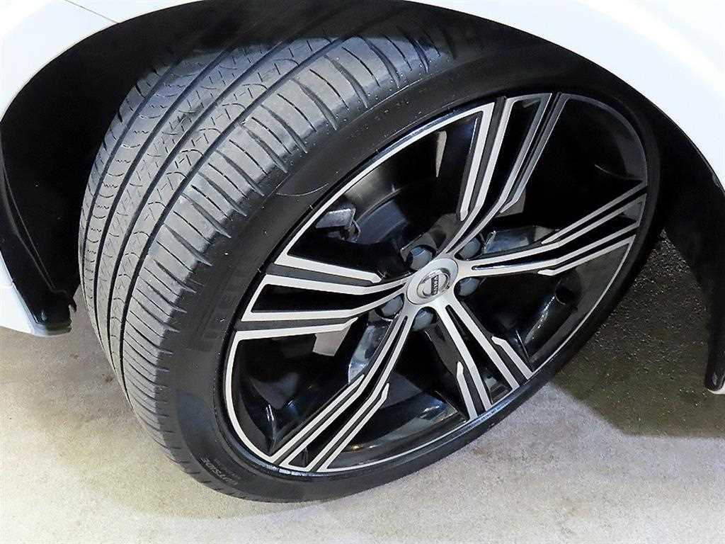 볼보 S60(3세대) 2.0 B5 인스크립션 - 이미지 20