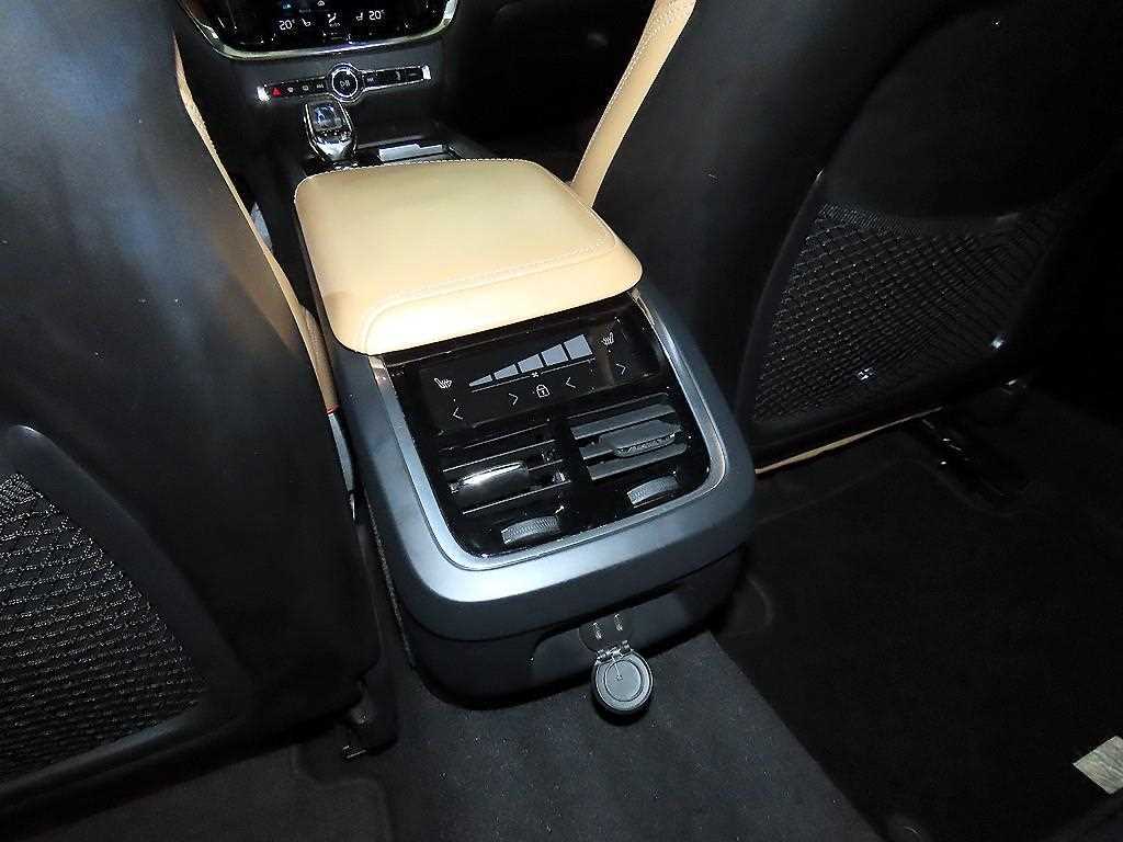 볼보 S60(3세대) 2.0 B5 인스크립션 - 이미지 7