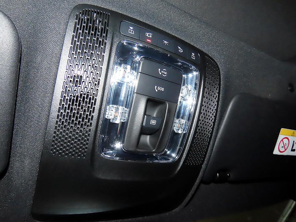 벤츠 A클래스(4세대) A250 4매틱 세단 - 이미지 2