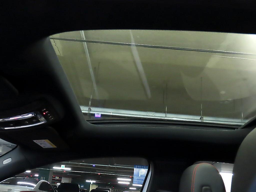 벤츠 A클래스(4세대) A250 4매틱 세단 - 이미지 4