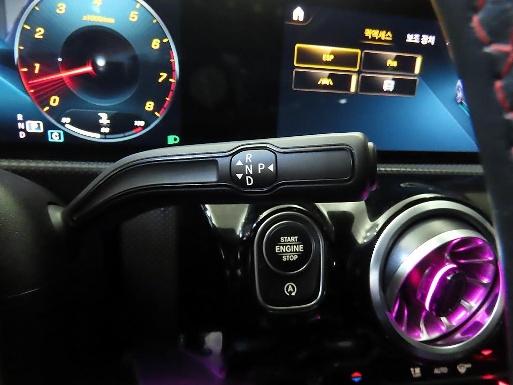 벤츠 A클래스(4세대) A250 4매틱 세단 - 이미지 17