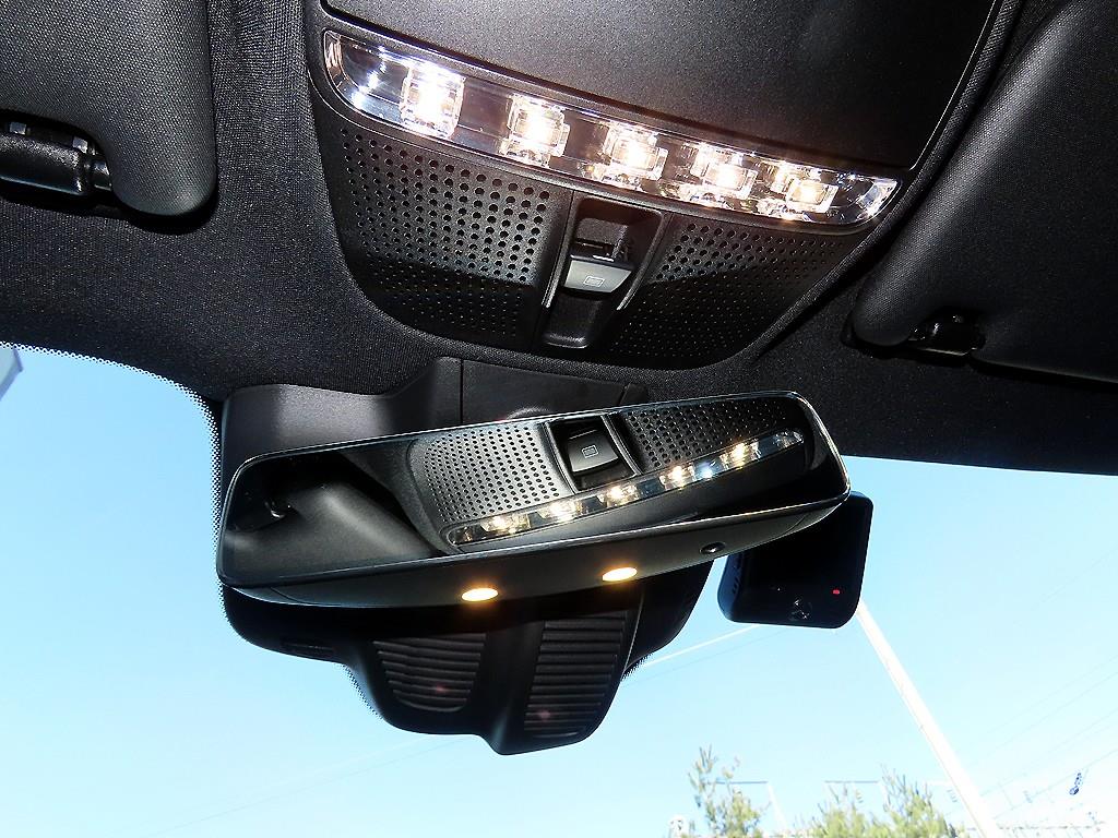 벤츠 E클래스(5세대) E300e 4매틱 익스클루시브 - 이미지 12