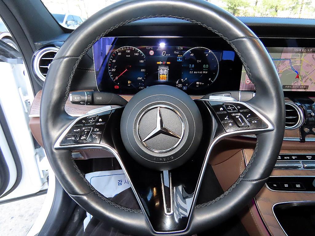 벤츠 E클래스(5세대) E300e 4매틱 익스클루시브 - 이미지 4