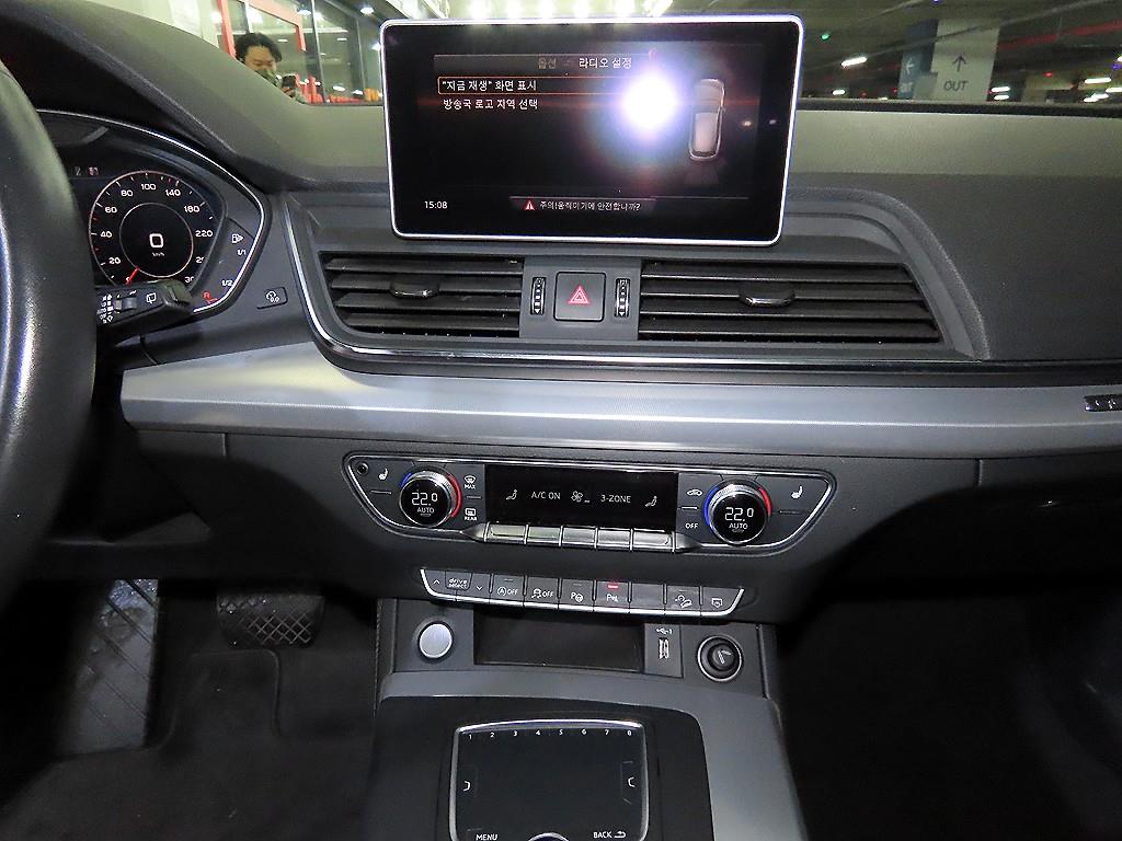 아우디 Q5(2세대) 40 TDI 콰트로 프리미엄 - 이미지 3