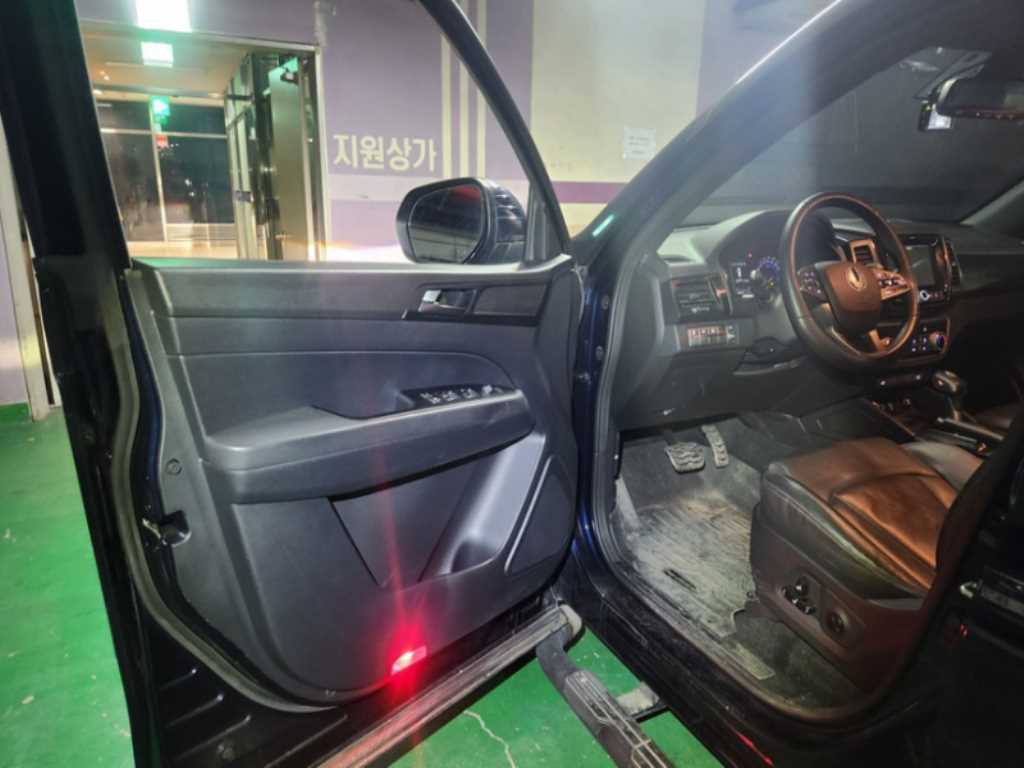 KG모빌리티(쌍용) 렉스턴 스포츠 2.2 4WD 다이내믹 에디션 - 이미지 11