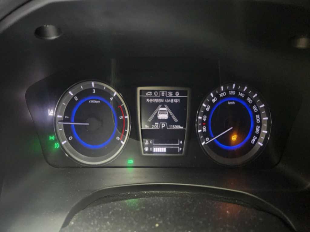 KG모빌리티(쌍용) 렉스턴 스포츠 2.2 4WD 다이내믹 에디션 - 이미지 4