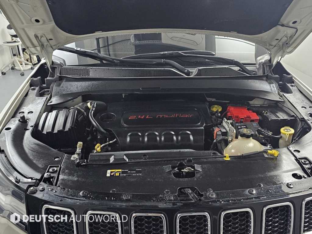 지프 컴패스(MP) 2.4 AWD 론지튜드