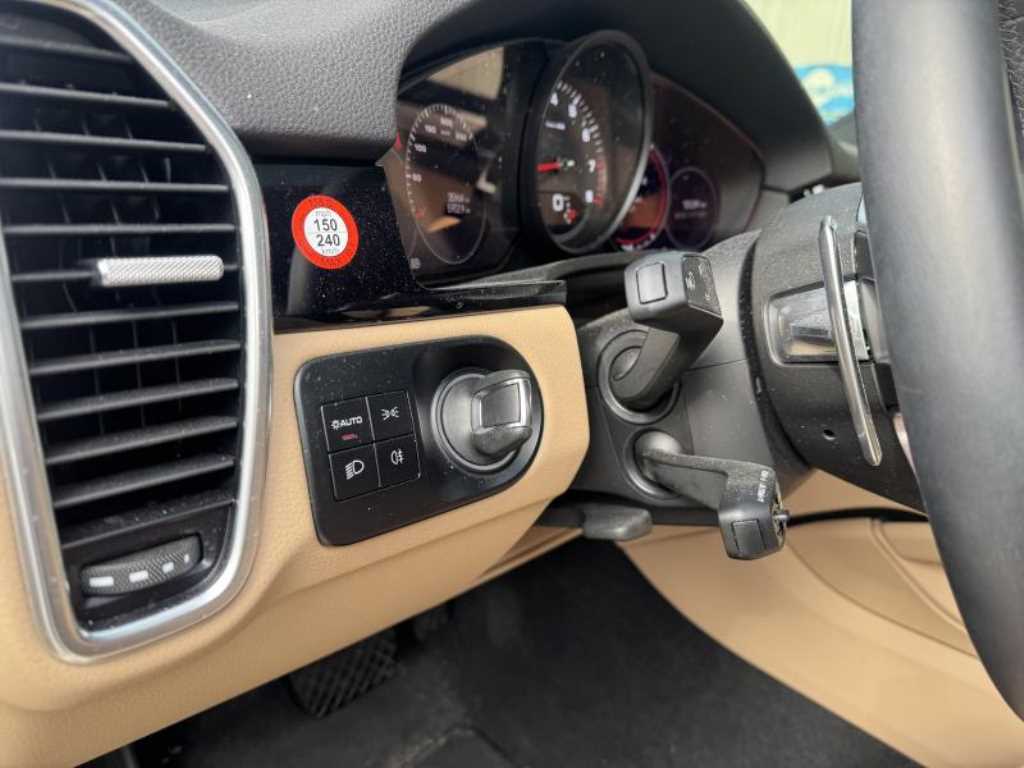 포르쉐 카이엔(3세대) 3.0 V6 플래티넘 에디션