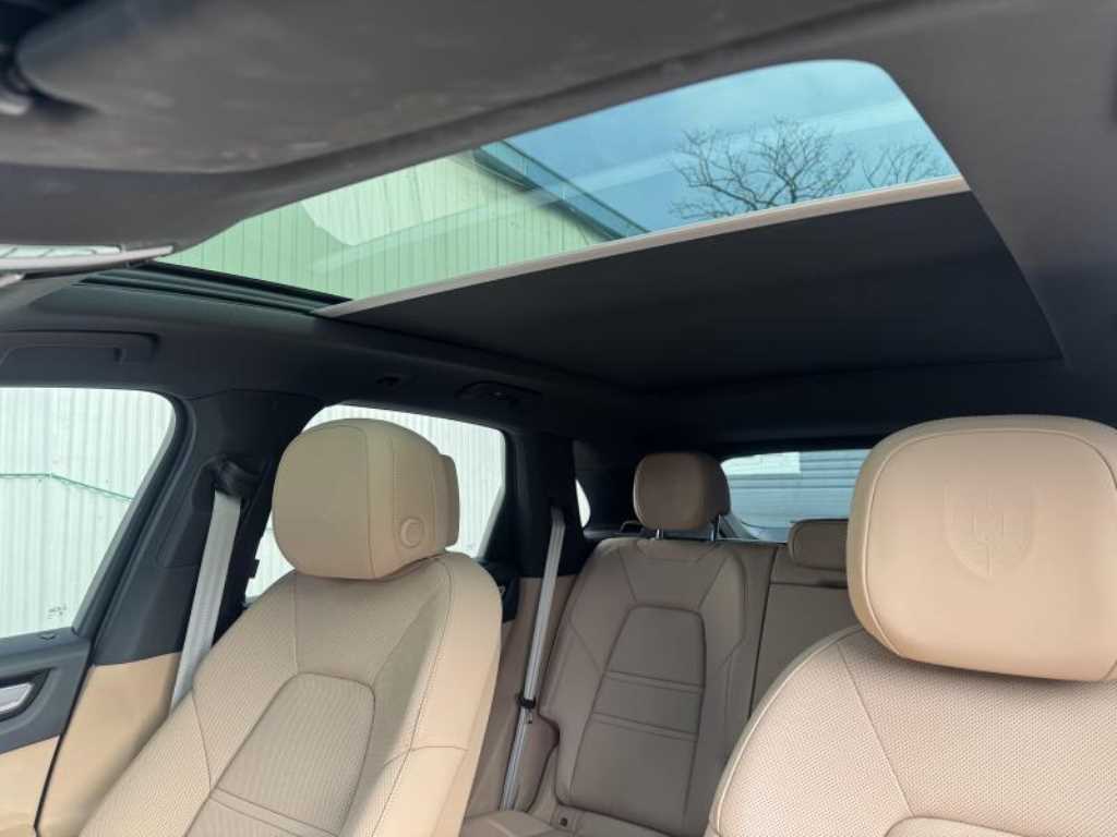 포르쉐 카이엔(3세대) 3.0 V6 플래티넘 에디션 - 이미지 4