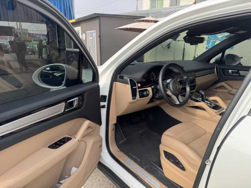 포르쉐 카이엔(3세대) 3.0 V6 플래티넘 에디션 - 이미지 13