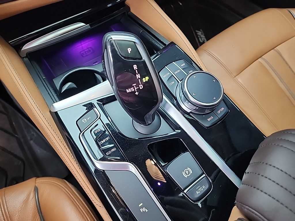 BMW 5시리즈(7세대) 520d 럭셔리 라인스페셜