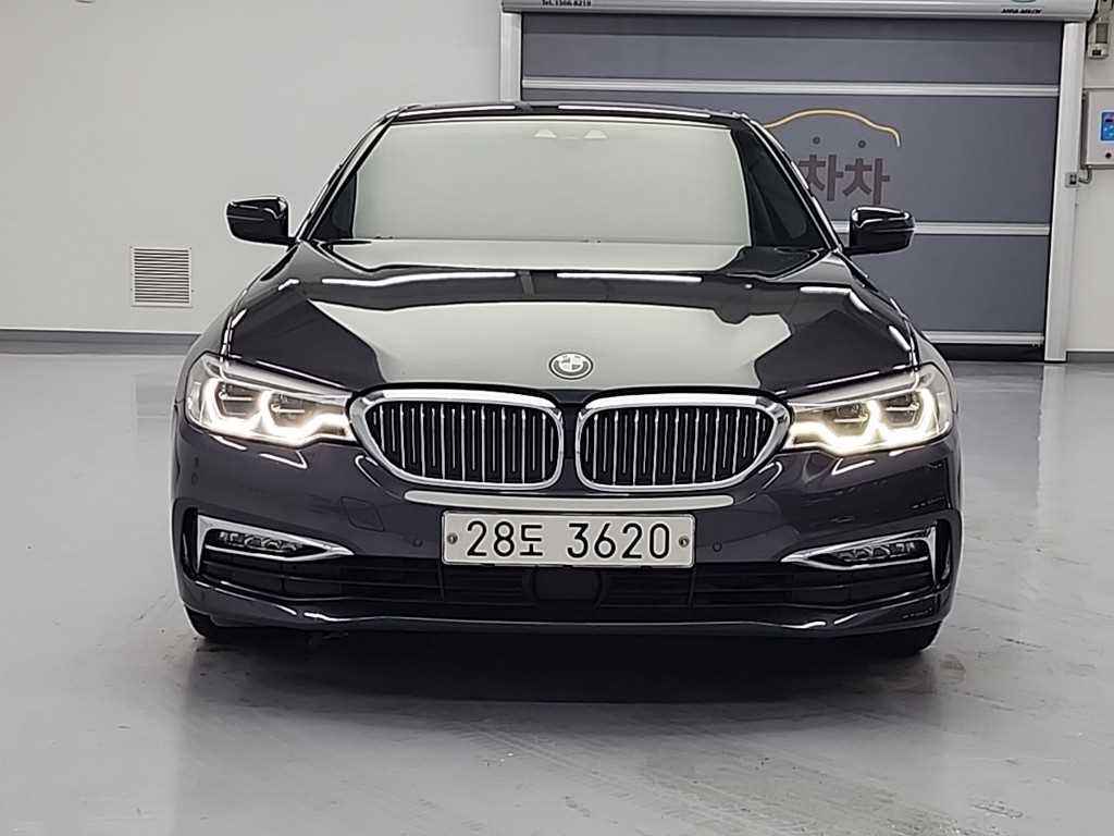 BMW 5시리즈(7세대) 520d 럭셔리 라인스페셜 - 이미지 14