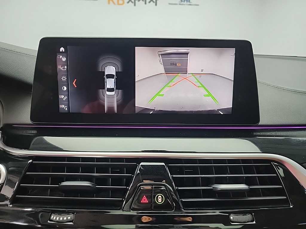 BMW 5시리즈(7세대) 520d 럭셔리 라인스페셜 - 이미지 17
