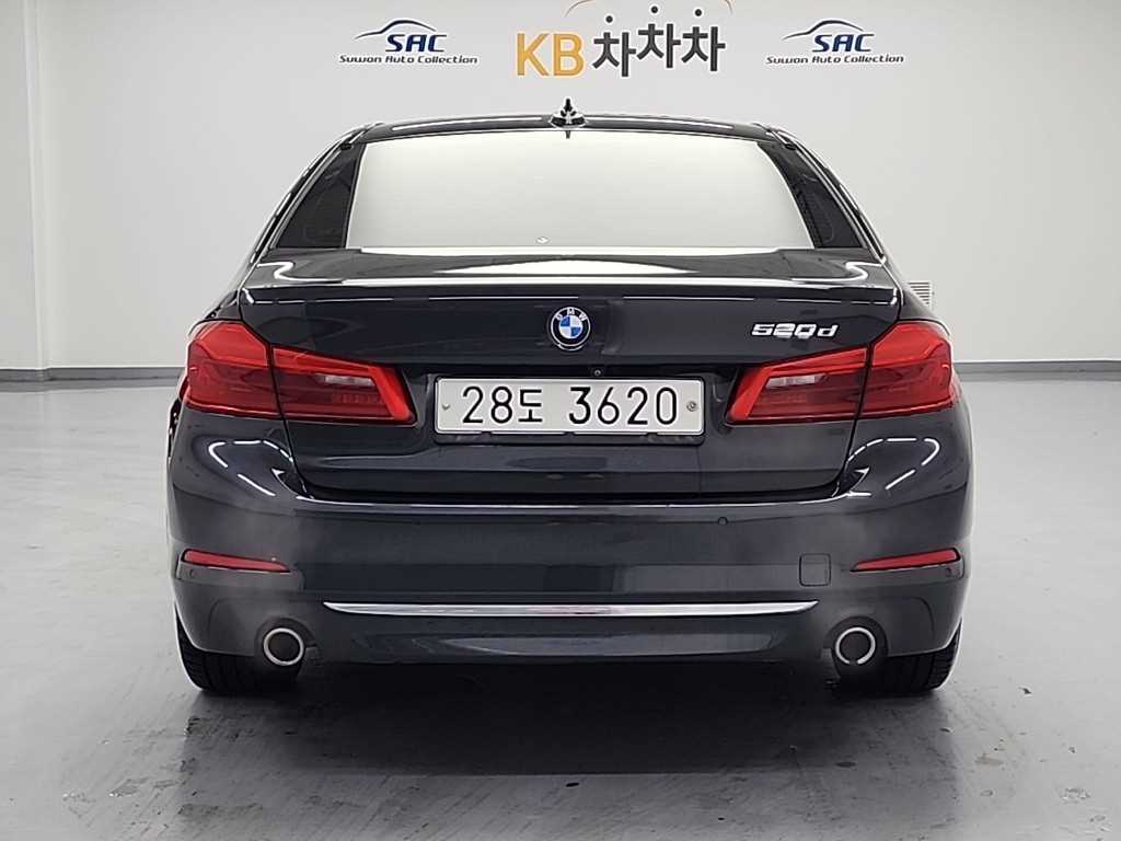BMW 5시리즈(7세대) 520d 럭셔리 라인스페셜 - 이미지 9