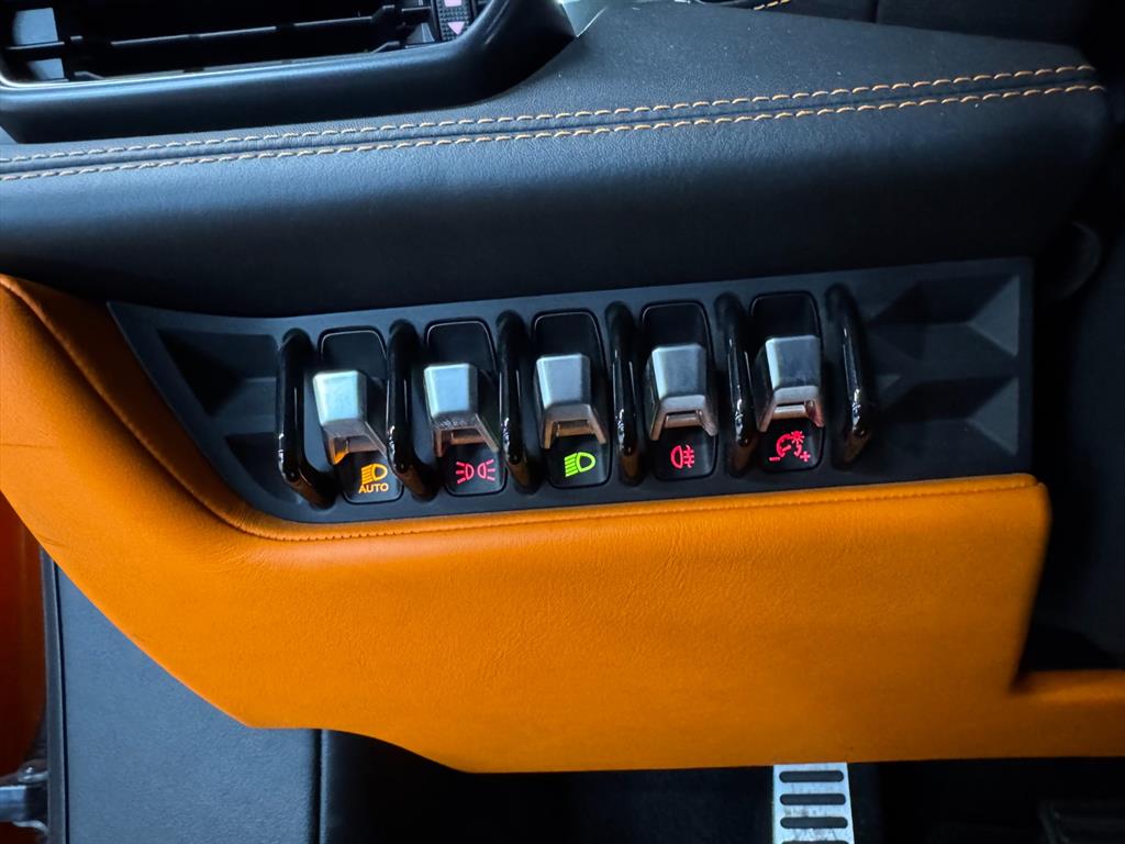 람보르기니 우라칸 LP610-4 - 이미지 11