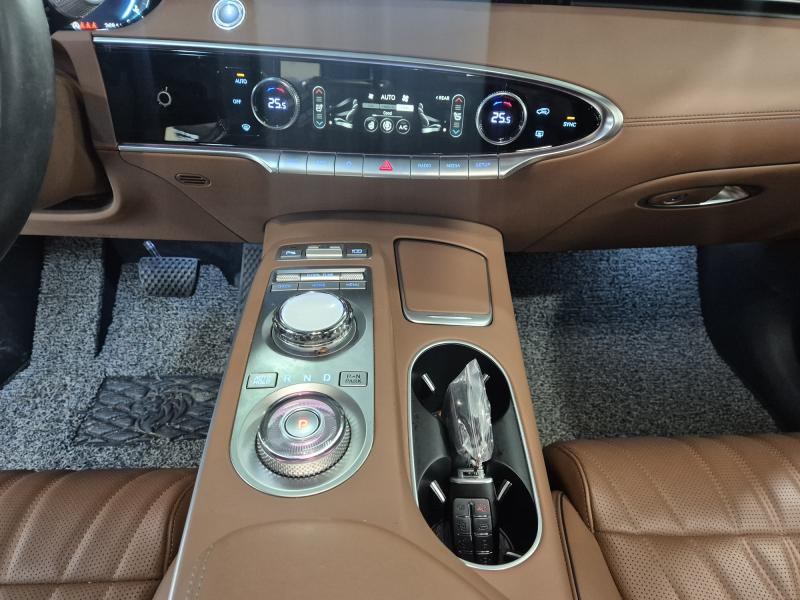 제네시스 GV70 2.5T AWD 기본형 - 이미지 3