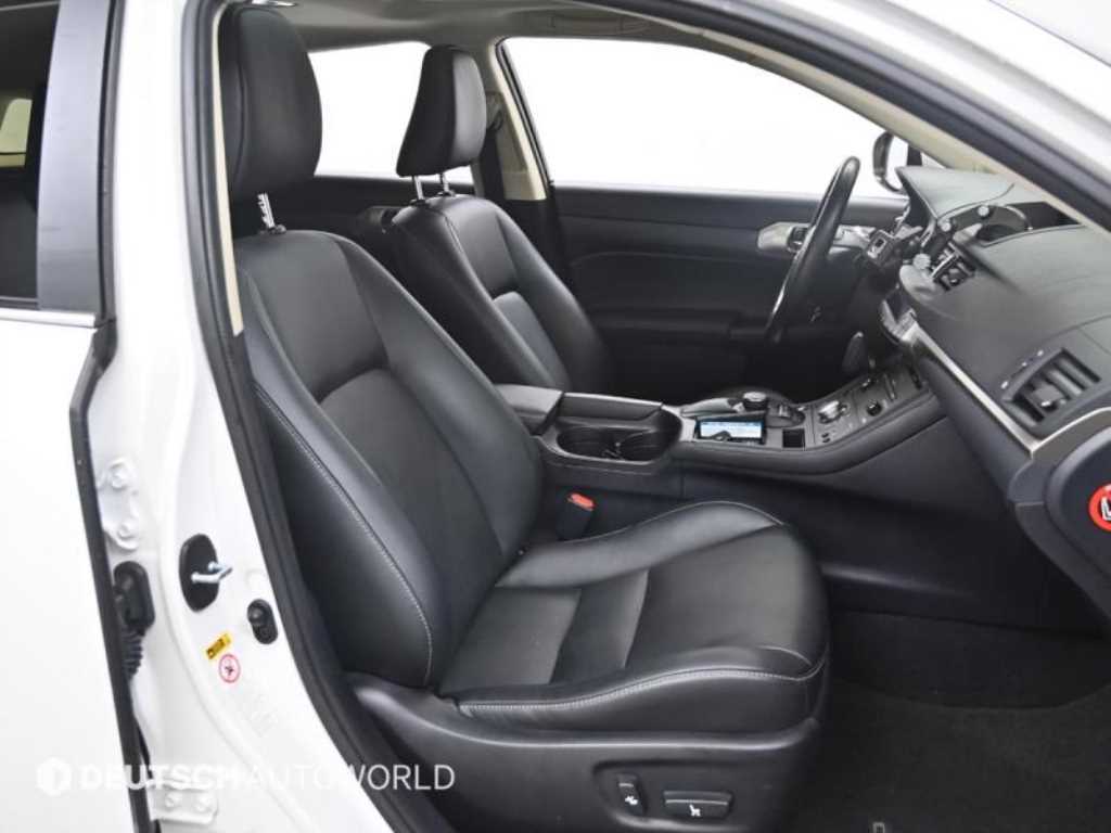 렉서스 CT 200h - 이미지 16