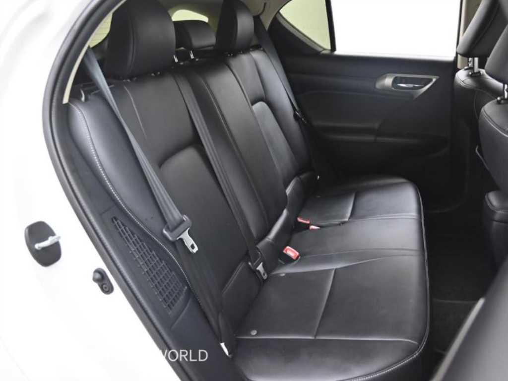 렉서스 CT 200h - 이미지 10