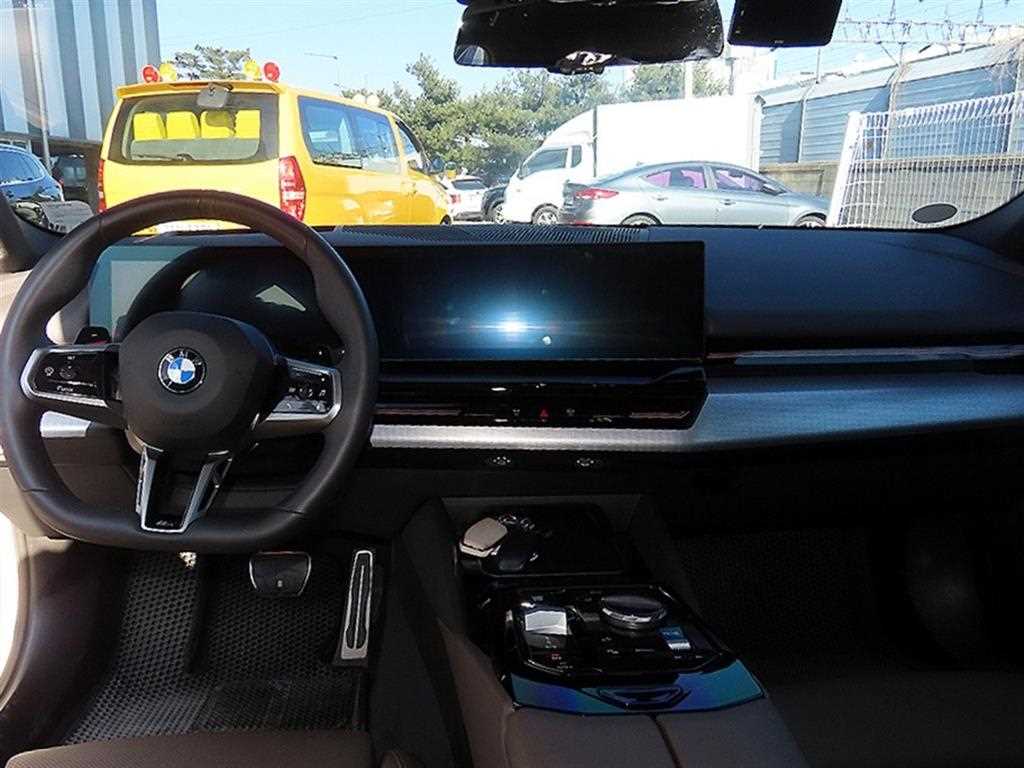 BMW 5시리즈(8세대) 520i M 스포츠